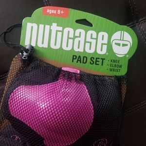 ❗Nutcase Girl's Pink and Black Knee Pad Set❗